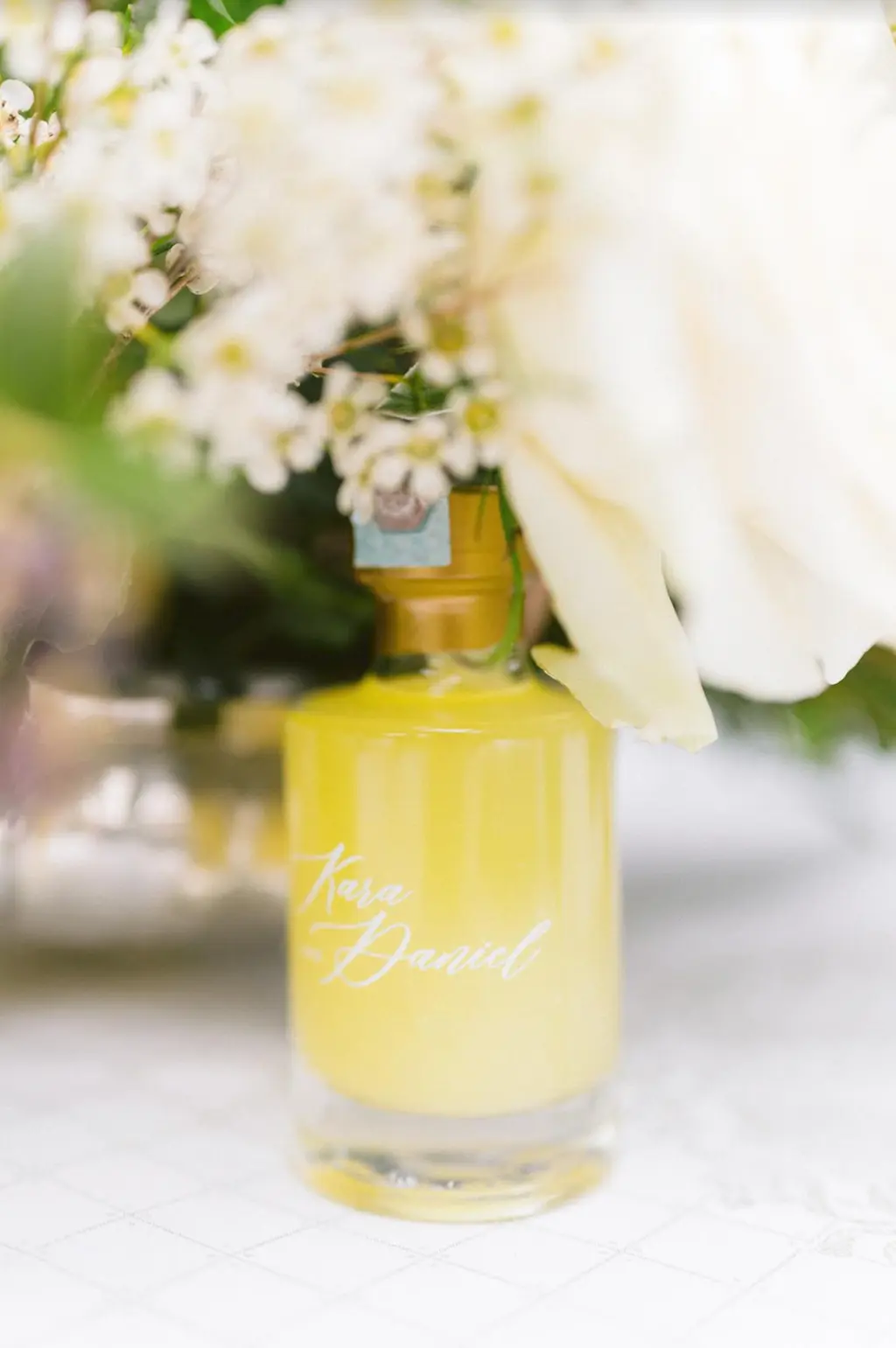 Bottigliette di limoncello biologico